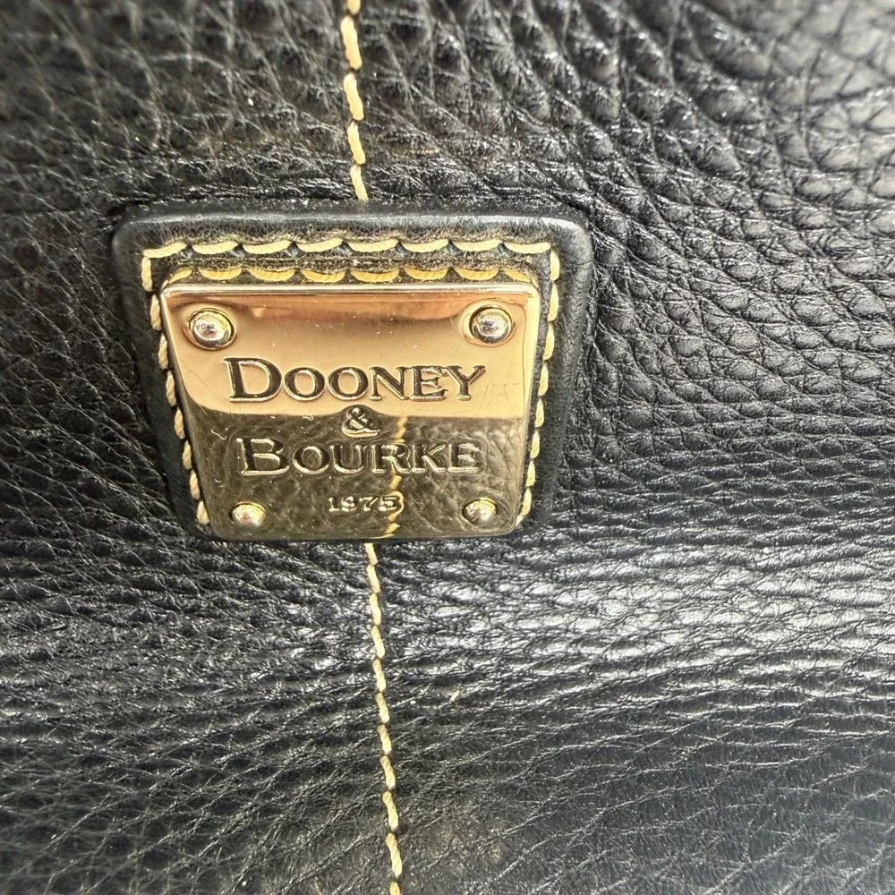 Dooney & Bourke Shoulder Bag Womens Large Black Pebbled Leather Zip Pocket